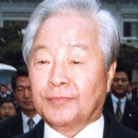 김영삼 심각한 표정